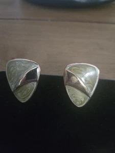 Vintage Monet grüne Emaille & kupferfarbene Ohrclips (24) - Bild 1 von 6