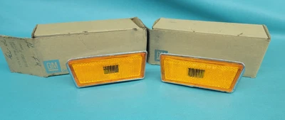 PR. NOS 70 71 72 73 CORVETTE FRONT FENDER SIDE MARKER LAMP LIGHT LENS GM AMBER - Image 1 of 4