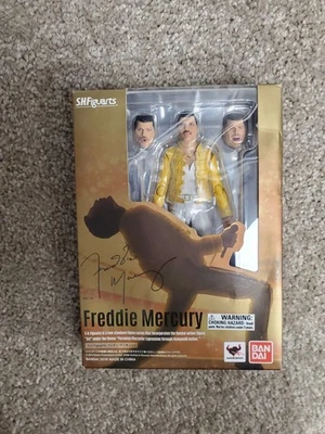 Figura de acción Bandai SH Figuarts Freddie Mercury Queen 2016 abierta/completa Foto 1 de 3