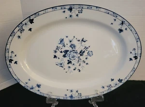 Laura Ashley "Sophia" piatto grande 14x10 bellissimo motivo floreale blu e bianco - Foto 1 di 3