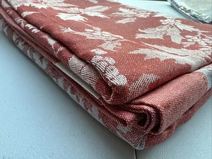 Williams Sonoma Holly Jacquard 70x108" Holiday Tablecloth - SAMPLE - NEW - Picture 1 of 7