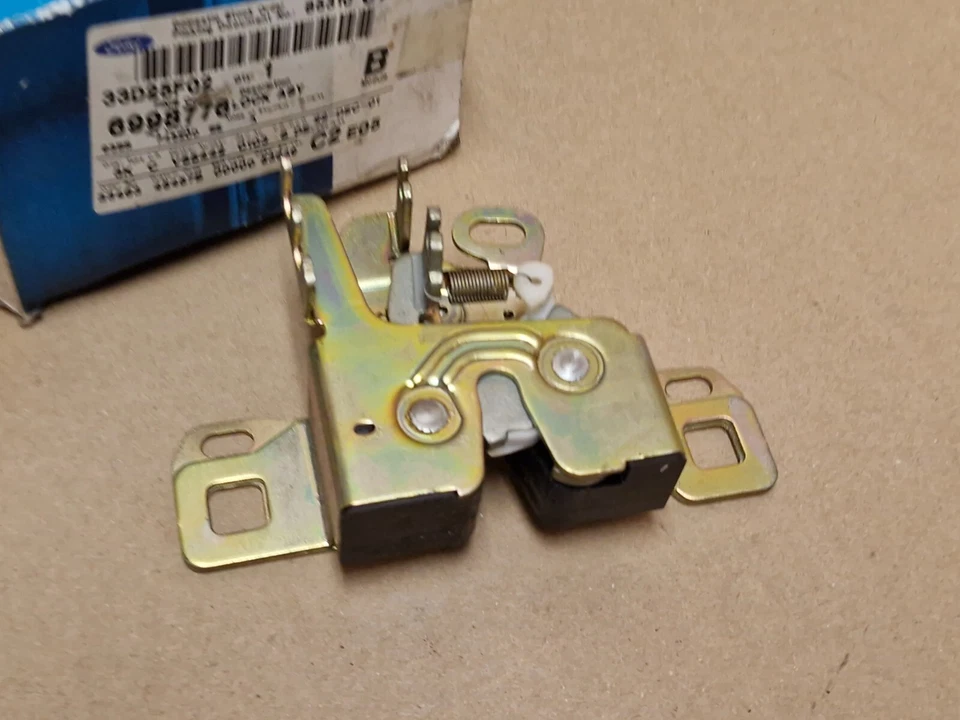 Ford Mondeo Mk1 Tailgate Boot Lock 1993-1996 6998776 Genuine NEW OEM - Image 1 of 4