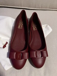 SALVATORE FERRAGAMO VARINA 1 CARMINE #8US $595 - Picture 1 of 9