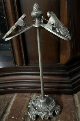 Vintage Victorian Note Card Clip￼ Three Clips Stand Business Card Holder - Image 1 of 4