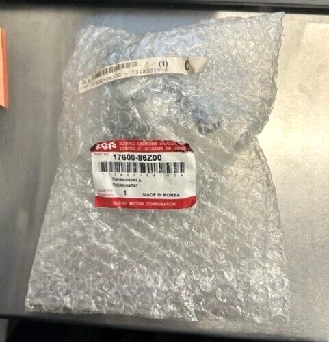 Оригинальный термостат в сборе подходит для Suzuki Verona 17600-86Z00 2004-2006 годов выпуска - Изображение 1 из 1