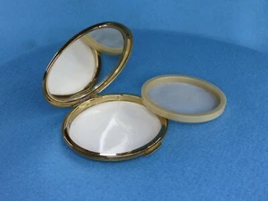 Vintage Stratton Powder Compact in goldfarbenem Metall mit rundem Rosendesign Deckel - Bild 1 von 12