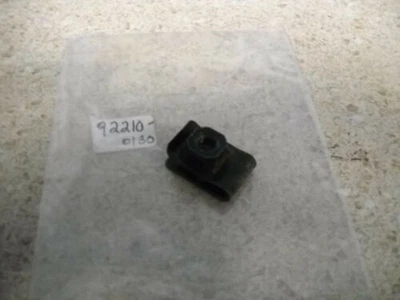 Tuerca Kawasaki EX650 KLX300 KLZ1000 ZR750 ZX1000 ZX600 ZX636 Ninja OEM 92210-0130 Foto 1 de 3