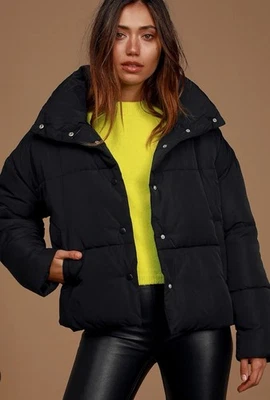 Chaqueta aislante acolchada negra de gran tamaño Free People Weekender Puffer MED para mujer Foto 1 de 4