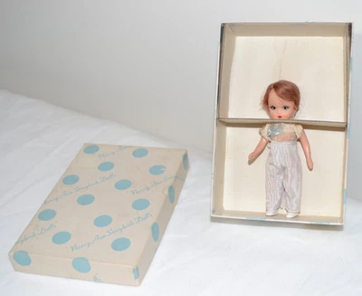 Nancy Ann Libro de Cuentos Serie Nupcial Anillo Portador Niño Muñeca 84 en Caja Original 4.5" Foto 1 de 4