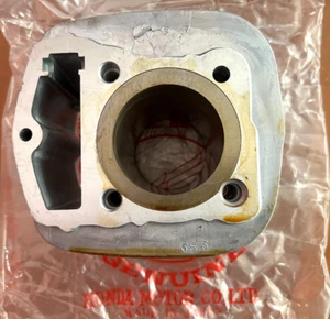 12100-383-000 GENUINE CYLINDER  FOR HONDA CB125S CB125J - Bild 1 von 4