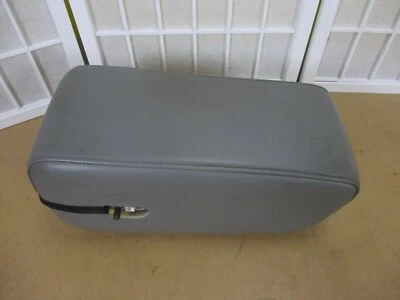 98-04 Ford Ranger Mazda B Series LIGHT GRAY VINYL OEM Bench Seat Center Armrest - Изображение 1 из 4
