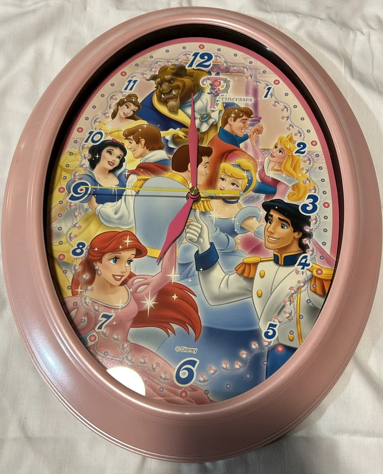 "Reloj de Pared Princesa Disney, Funciona con Pilas, Multicolor, 15"" X 11.5""" Foto 1 de 4