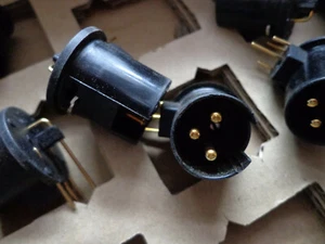 Neutrik 3MD-H-I-B XLR Connector PC BOARD MOUNT audio MICROPHONE REPAIR gold - Picture 1 of 6