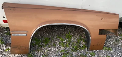 Cadillac Eldorado 1979 1985 PS RH guardabarros delantero usado original 80 81 82 83 84 Foto 1 de 4