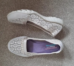 NWOT Cream SKECHERS Relaxed fit memory foam ballet flats size 37 UK4 - Picture 1 of 11