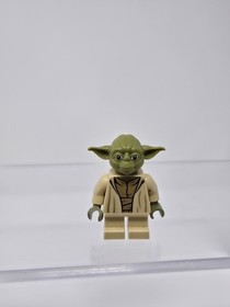 Authentic Lego Minifigure Yoda From 75017 Olive Green STAR WARS Figure