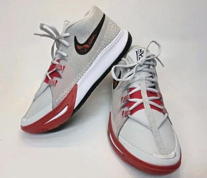 Herren Größe 9,5 Nike Kyrie Flytrap 6 weiß rot Basketballschuhe (DM1125-002) - Bild 1 von 7