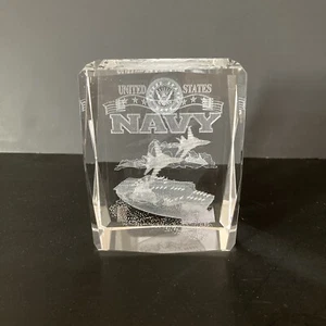 Fermacarte vetro cristallo US Navy portaerei elicottero bombardieri inciso 3D - Foto 1 di 9