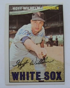 Hoyt Wilhelm 1967 Topps #422 Autographed - - Picture 1 of 2