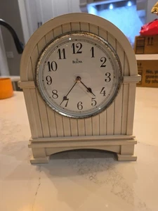 Bulova Holz Tisch Kaminuhr B1671 9,5" x 8" x 3,5" Elfenbein Perlenbrett  - Bild 1 von 3