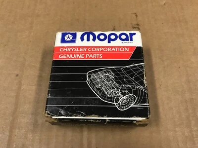 Оригинальный универсальный комплект шарниров для Mopar Chrysler от оригинального производителя новый из старых запасов - #04504575 U-образное соединение - Изображение 1 из 4