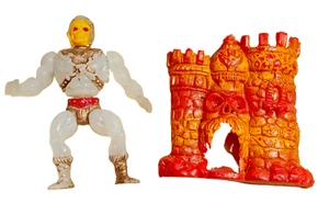 ULTRA RARE TOY MEXICAN FIGURE BOOTLEG SKELETOR WITH CASTLE - Picture 1 of 3
