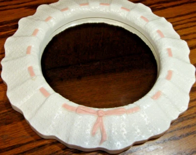 Home Interior HOMCO Small Framed Round ACCENT Mirror White Resin/Pink Bow    819 - Image 1 of 3