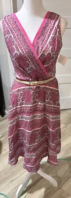 Tommy Hilfiger Rosa Diseño Floral MIDI con Cinturón Crema Talla 4 Precio de venta sugerido por el fabricante $149 (75% de descuento) Foto 1 de 4