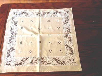 VTG FAST COLOR 21" TAN BLACK WHITE PAISLEY ALL COTTON BANDANA WESTERN WORK HIPPY - Image 1 of 4