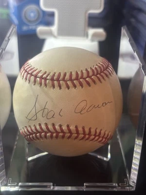 HANK AARON BECKETT CERTIFIED SIGNED BASEBALL AUTOGRAPH Hall Of Fame Atl. Braves - Image 1 of 4