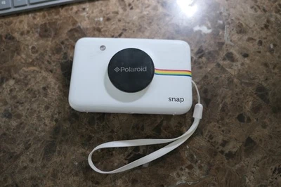 Polaroid Snap Instant Digital Camera White - 10MP ZINK Print - Image 1 of 2