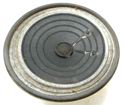 GRABADORA DE CASETE PORTÁTIL FM/AM HITACHI TRK-1211H - ALTAVOZ DE 8 OHMIOS - SEPARACIÓN Foto 1 de 3