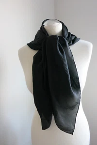 Schönes Seidentuch Seidenschal 86 x 86 cm schwarz 100% hauchzarte Seide - Bild 1 von 4