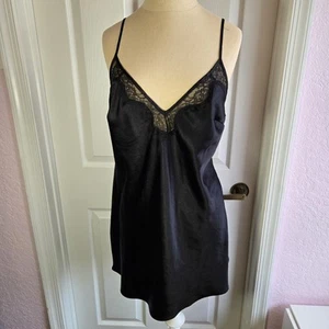 Victoria's Secret Mini-Slip schwarz Satin sexy transparent Spitze hinten Gr. L Dessous - Bild 1 von 9