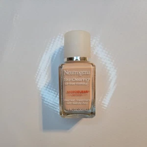 Neutrogena SkinClearing Oil-Free Makeup Blemish Treatment #20 Natural Ivory 2027 - Picture 1 of 4