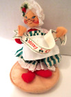 Annalee Holiday Mrs Santa Claus 1992 Doll with Merry Christmas Banner. 8" tall.