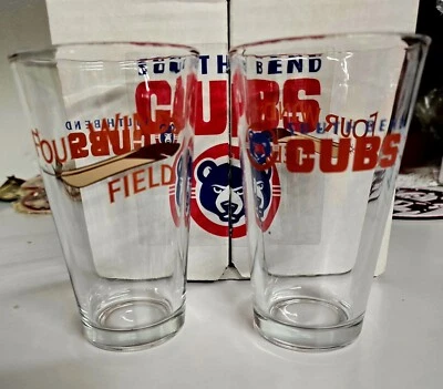 Four Winds South Bend 小熊一对品脱眼镜 6 英寸高 — 第 1/4 张图片