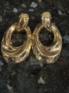 Vintage Monet Brushed Gold Tone Door Knocker Oval Hoop Dangle Clip Earrings - Picture 1 of 4
