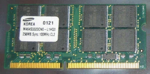 256MB SAMSUNG SDRAM 100MHz PC-100 SO-DIMM 144-pol. CL2 M464S3323CN0-L1HQ0 3,3V - Imagen 1 de 1