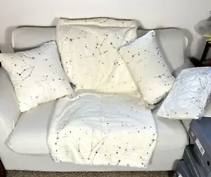Set 3 cuscini/coperte Aviva Stanoff panna pelliccia oro stelle celesti, nuovi con etichette, $799 - Foto 1 di 8