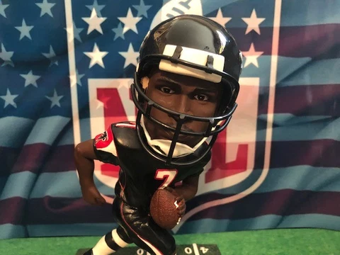 MICHAEL VICK ATLANTA FALCONS Game Breaker Upper Deck Collectible Figure Cover