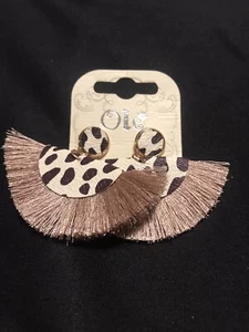 New Ole Earrings Leopard design with fringe - Picture 1 of 3