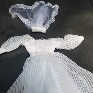 Vintage Barbie Puppe Brautkleid mit Schleier - Bild 1 von 4
