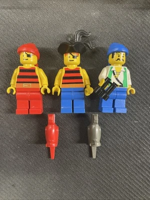 LEGO System Pirates Minifigure Lot x3 W/ Parrots Vintage 90s - Image 1 of 3