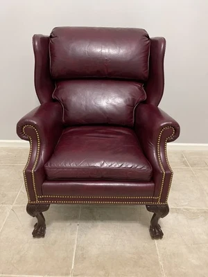 Silla Queen Anne vintage con pie de garra Hancock & Moore de cuero de vino hecha en EE. UU. Foto 1 de 4