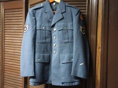 [V] Vtg WWII Air Force Military Enlisted Dress Coat Jacket & Patch Set - Image 1 of 4