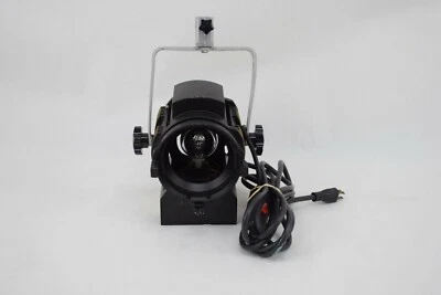 LTM Pepper 600 Watt Frensel Tungsten Stage  Light - Image 1 of 4