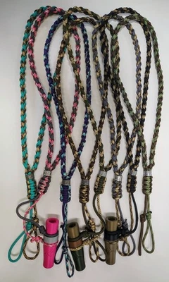 Cordão camuflado Duck & Game Call YOUTH, marrom, preto, verde, rosa, roxo e azul-petróleo - Imagem 1 de 4