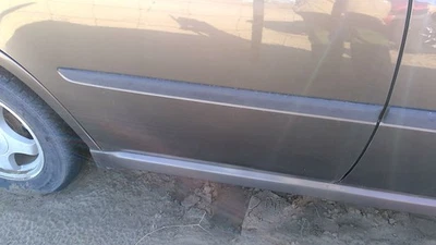 Moldura trasera derecha pasajero Impala 2000-05 de puerta OEM moldura trasera bronce 76u Foto 1 de 4