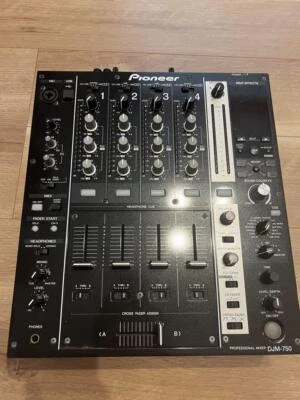 Pioneer DJM-750 4-channel DJ Mixer Black - Image 1 of 4